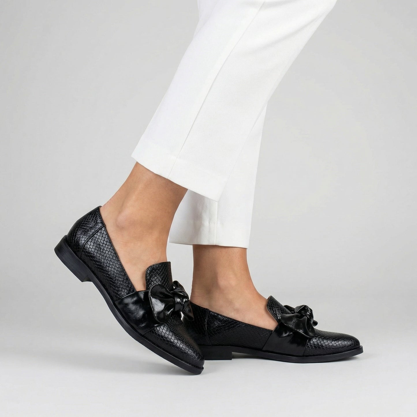 Aware Elegant bow-embellished loafers for women | Claudia