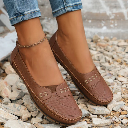 Cozy Supportive everyday shoes for women | Daria