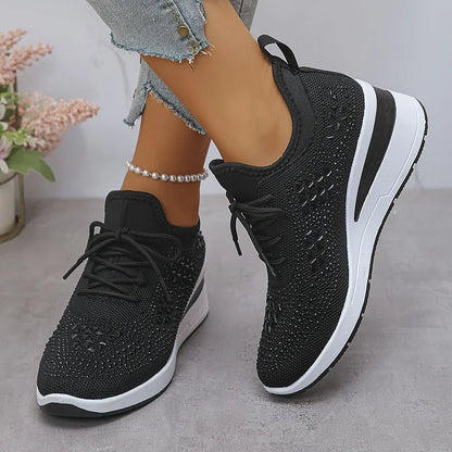 Minimalist Supportive everyday sneakers for women | Brielle