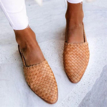 Homely Artisanal low sandals with slingback design for women | Cassia