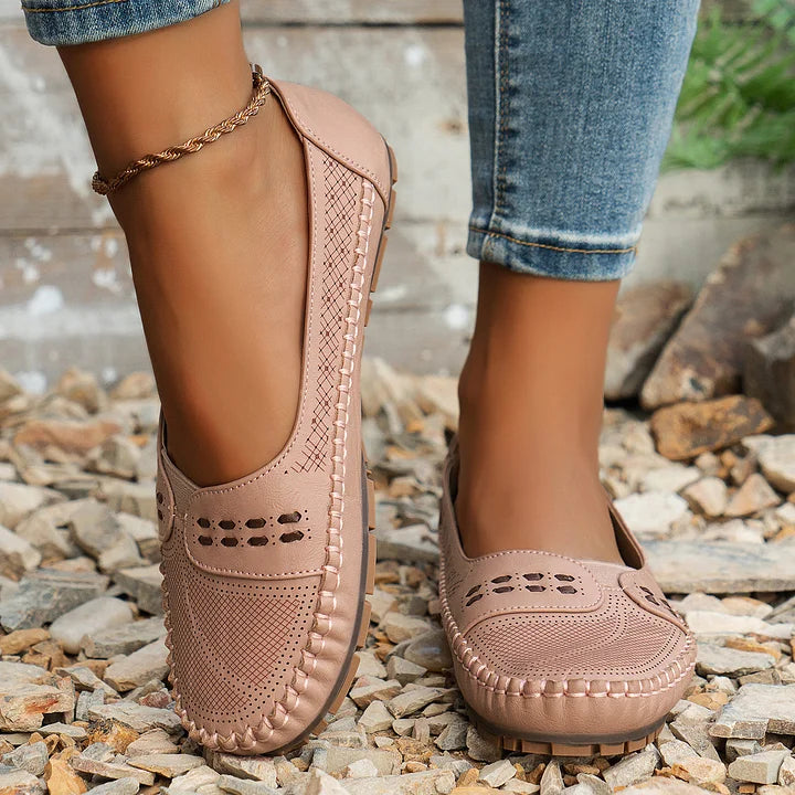 Cozy Supportive everyday shoes for women | Daria