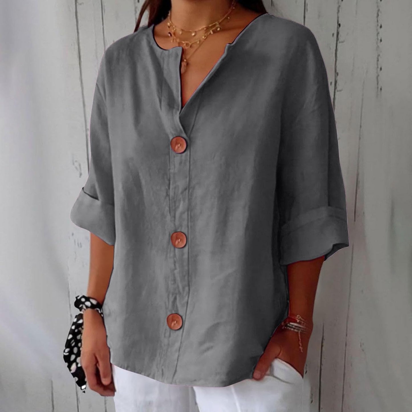 Permanent Classic everyday blouse with relaxed fit for women | Elara