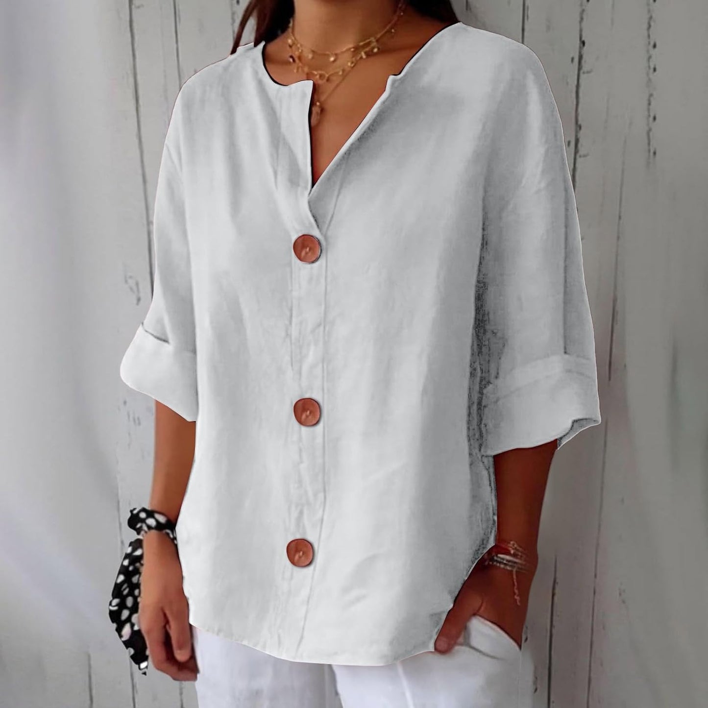 Permanent Classic everyday blouse with relaxed fit for women | Elara