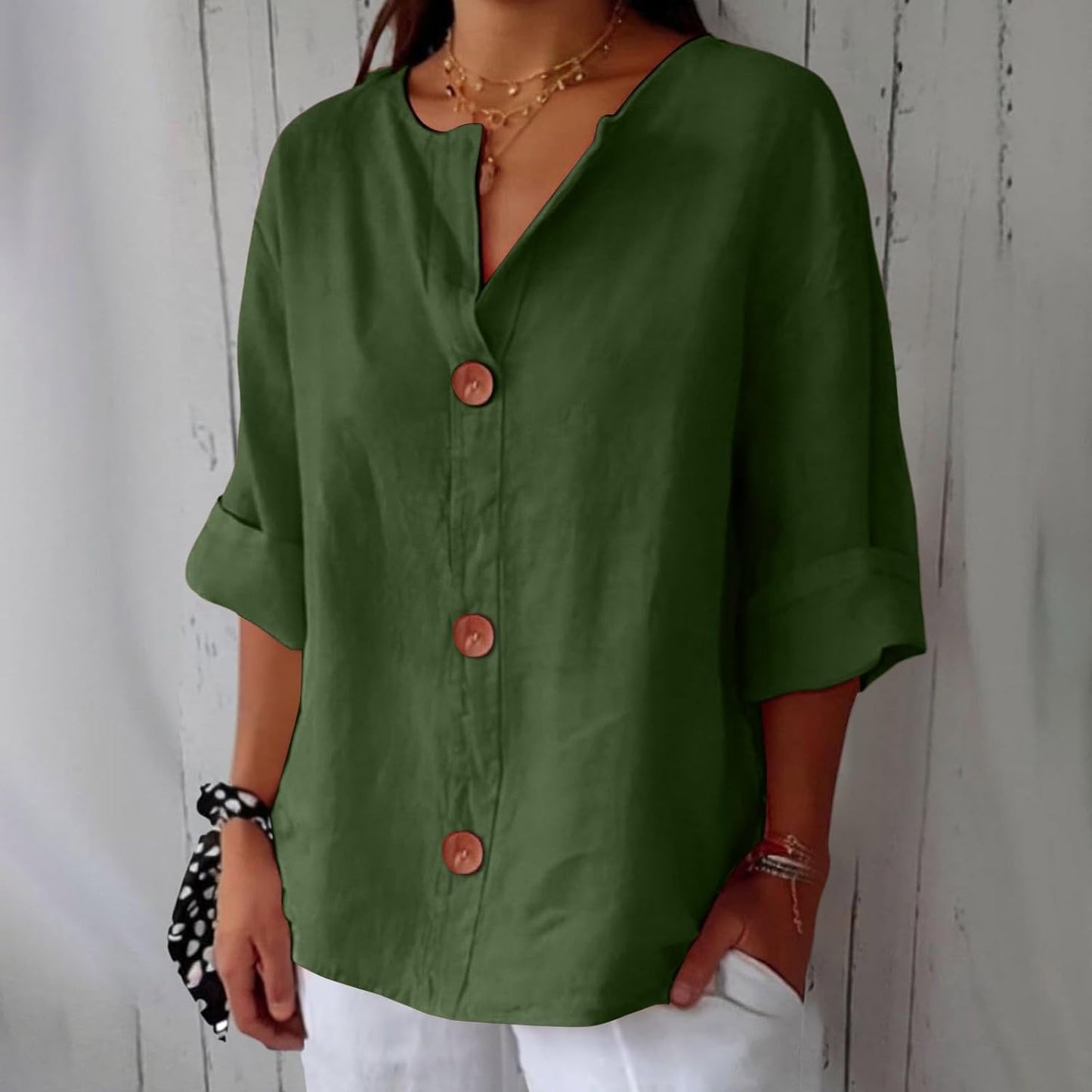 Permanent Classic everyday blouse with relaxed fit for women | Elara