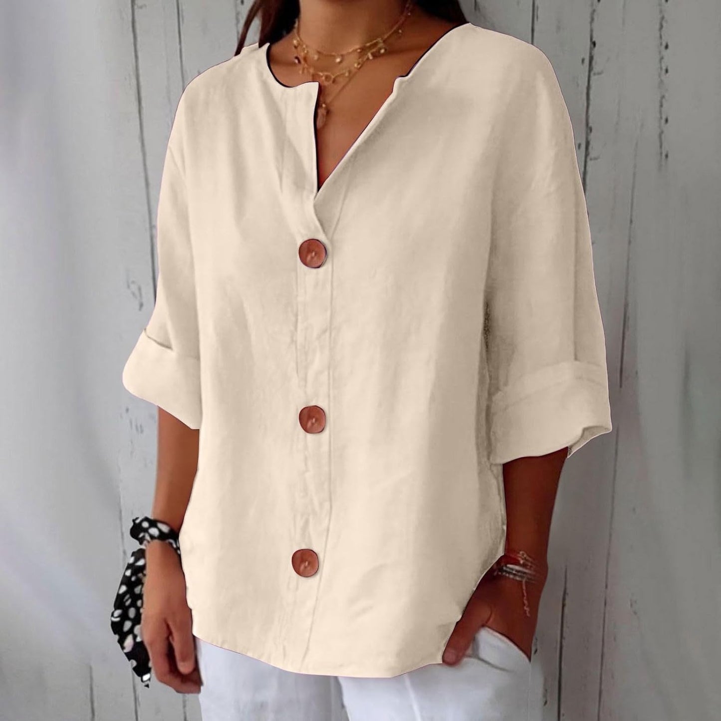 Permanent Classic everyday blouse with relaxed fit for women | Elara