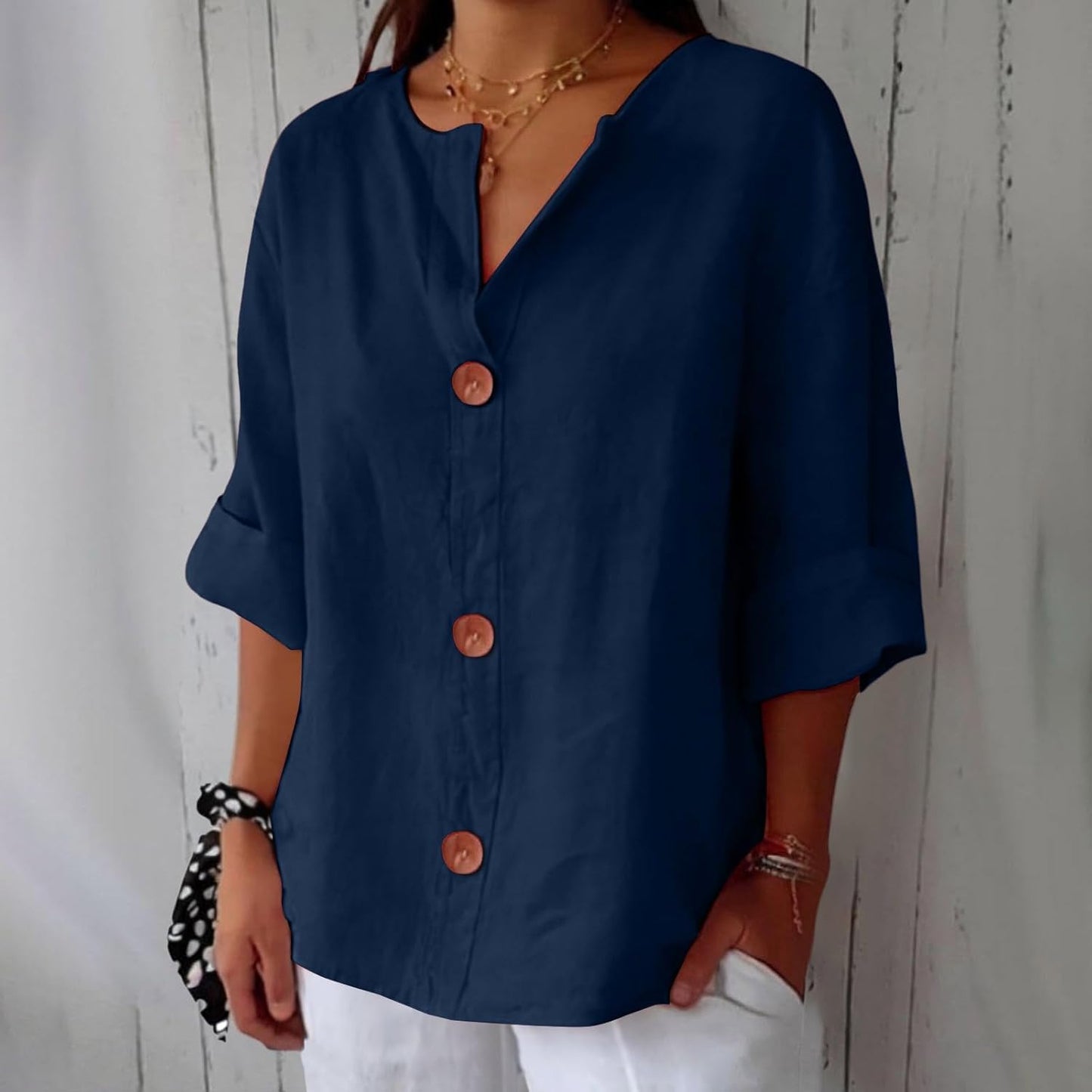 Permanent Classic everyday blouse with relaxed fit for women | Elara