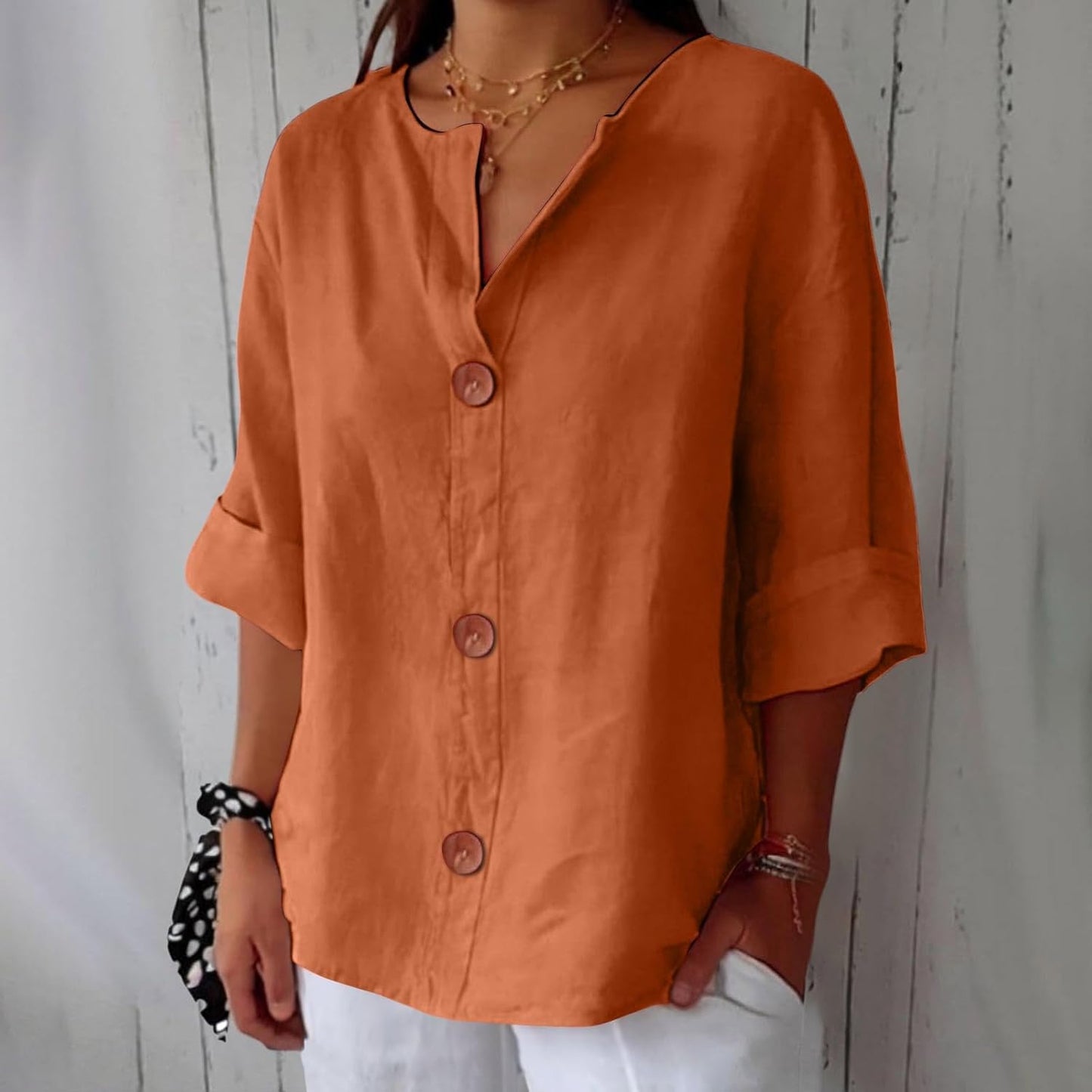 Permanent Classic everyday blouse with relaxed fit for women | Elara