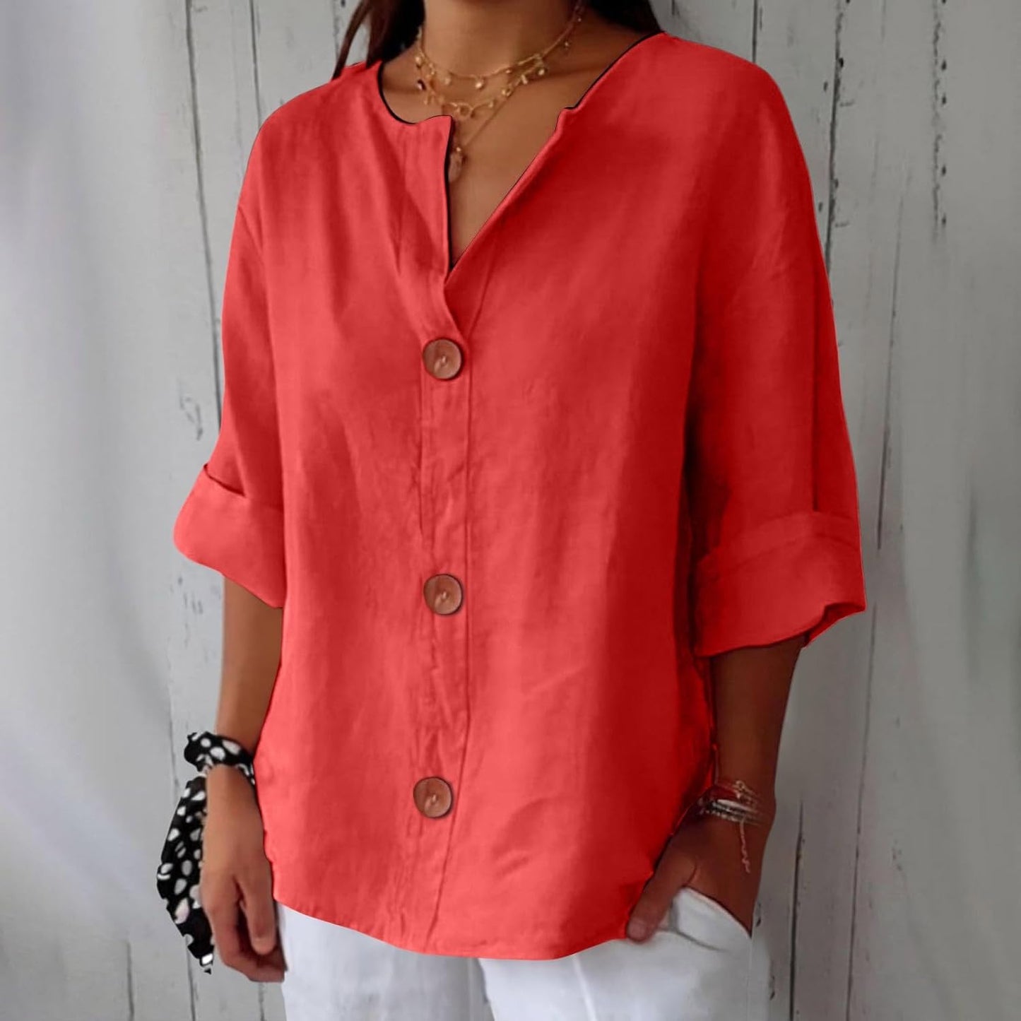Permanent Classic everyday blouse with relaxed fit for women | Elara