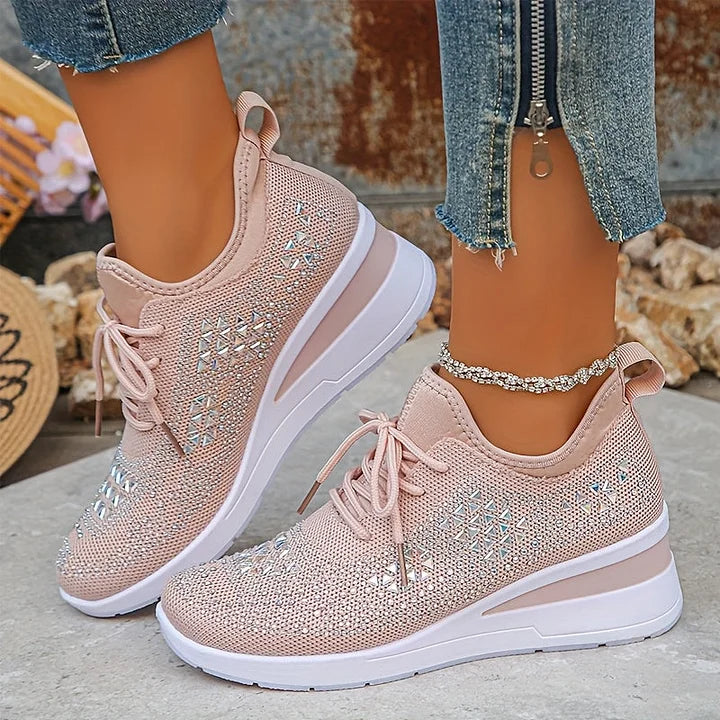 Minimalist Supportive everyday sneakers for women | Brielle