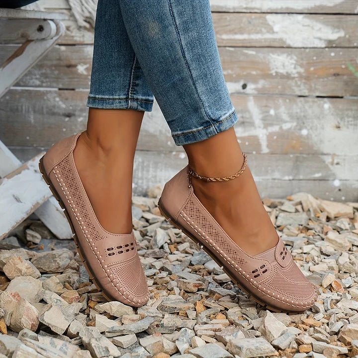Cozy Supportive everyday shoes for women | Daria