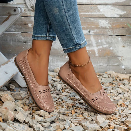 Cozy Supportive everyday shoes for women | Daria