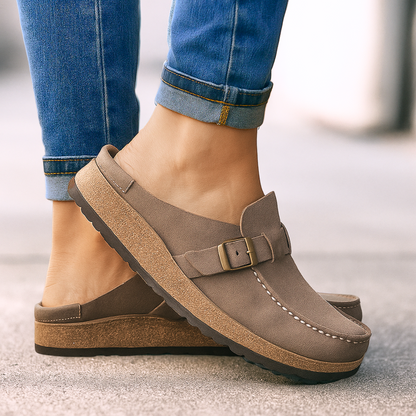Mild Supportive slip-on shoes with classic silhouette for women | Brisa