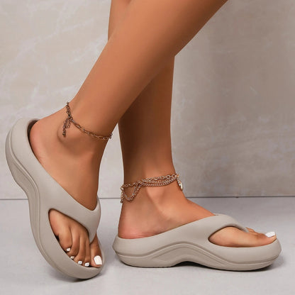 Brilliant Lightweight slide sandals with supportive design for women | Ruelle