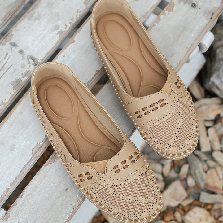 Cozy Supportive everyday shoes for women | Daria