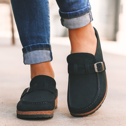 Mild Supportive slip-on shoes with classic silhouette for women | Brisa