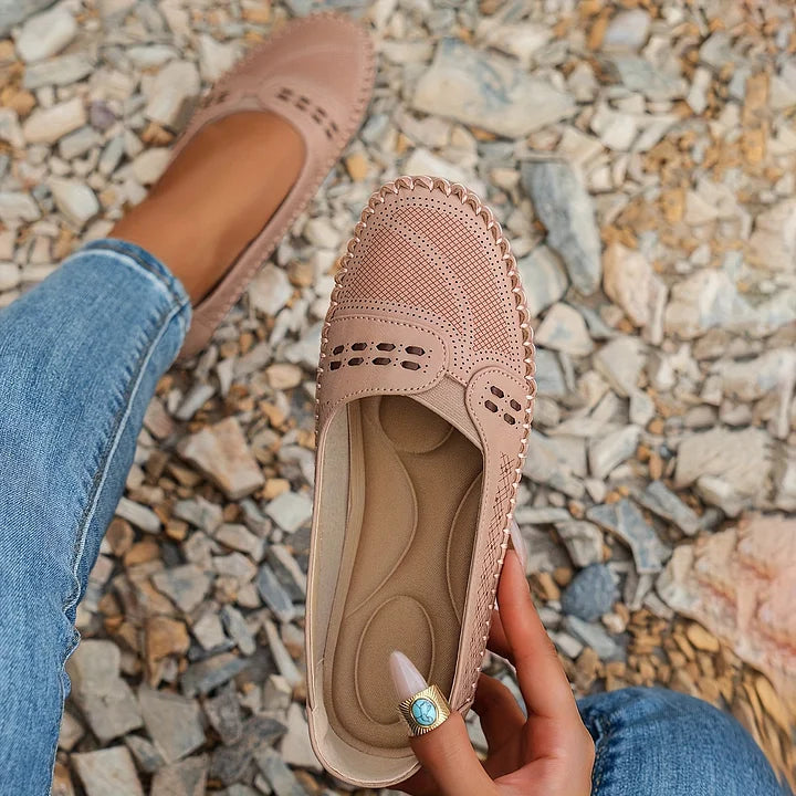 Cozy Supportive everyday shoes for women | Daria