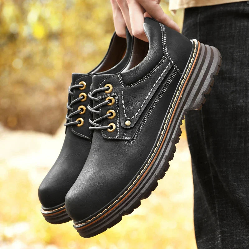 Soothing Rugged oxford shoes with classic silhouette for men | Cruz