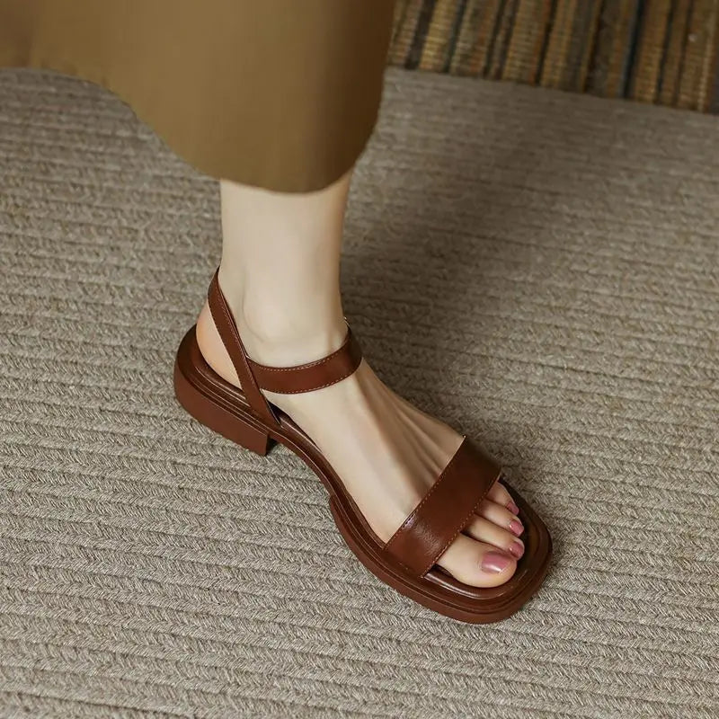 Refreshing Everyday elegance sandals with adjustable straps for women | Hester