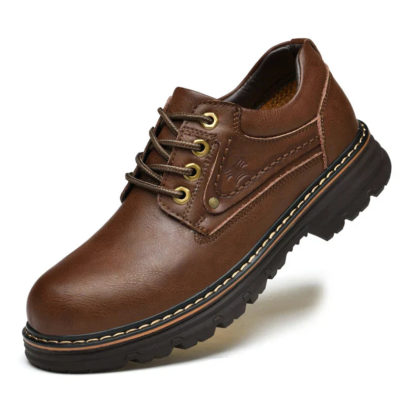 Soothing Rugged oxford shoes with classic silhouette for men | Cruz