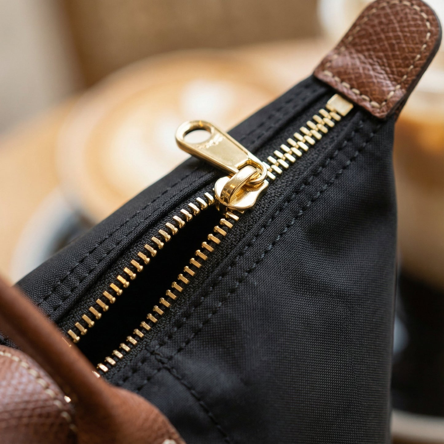 Etched Large Le Pliage tote bag for women | Longchamp