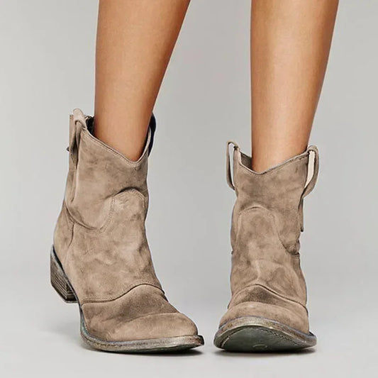 Erfurt Vintage western ankle boots with classic silhouette for women | Paloma