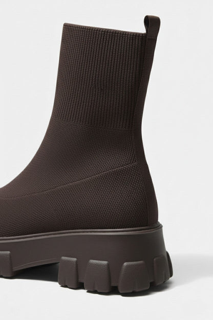Motivating Thick-soled ankle boots with round-toe silhouette for women | Caurelle