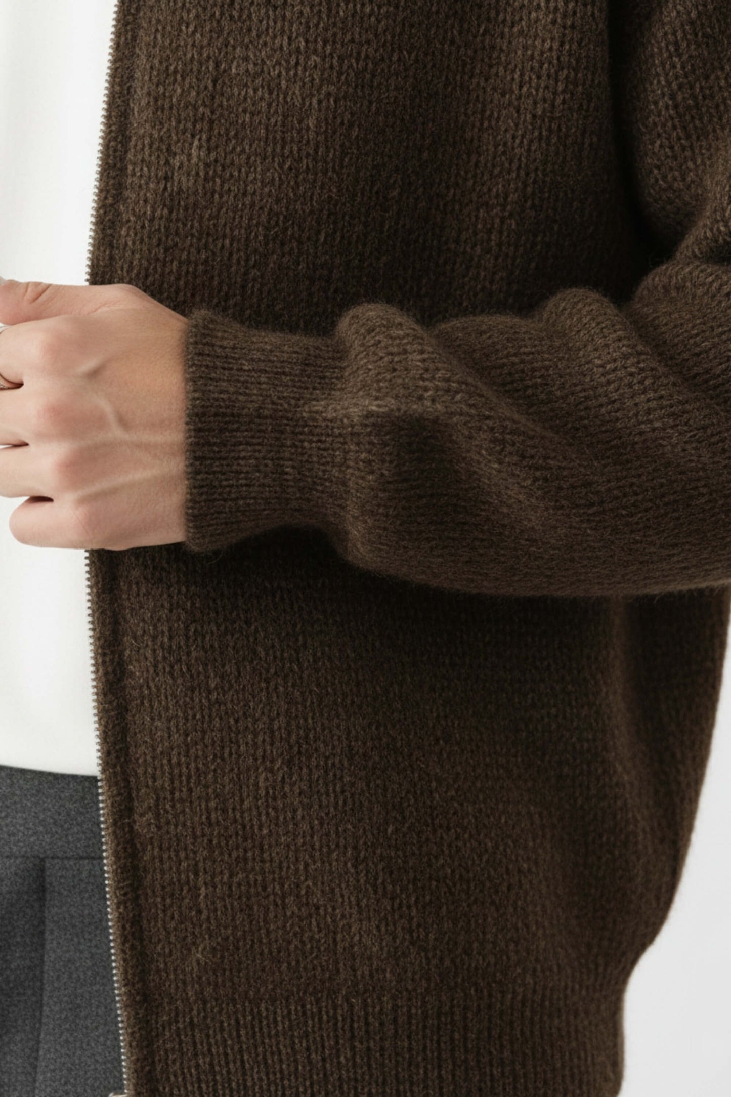 Uplifting Zip knit jumper with stand collar for men | Caurelle