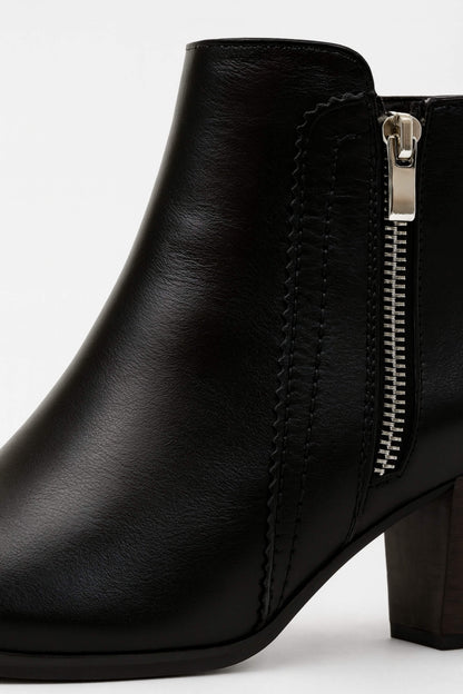Comforting Ankle boots with chunky mid-heel for women | Caurelle