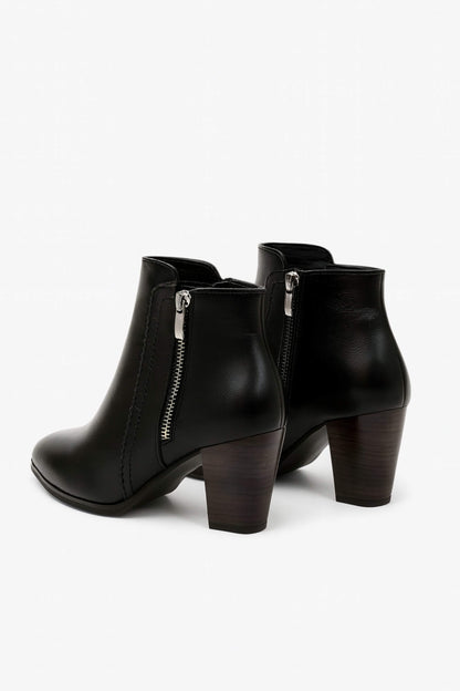 Comforting Ankle boots with chunky mid-heel for women | Caurelle