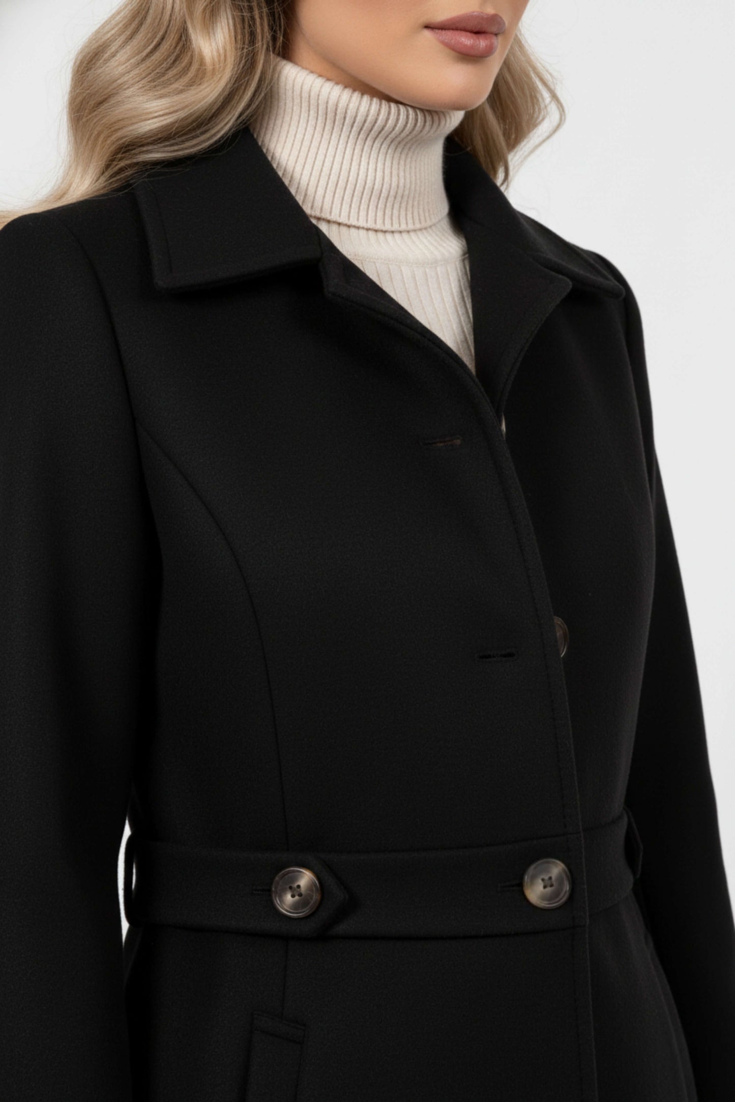 Stimulating Elegant buttoned winter coat with belted waist for women | Caurelle