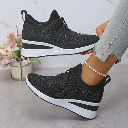 Minimalist Supportive everyday sneakers for women | Brielle