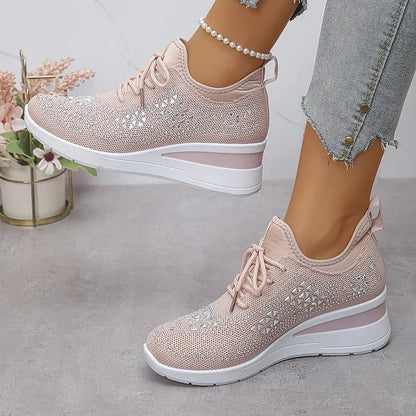 Minimalist Supportive everyday sneakers for women | Brielle