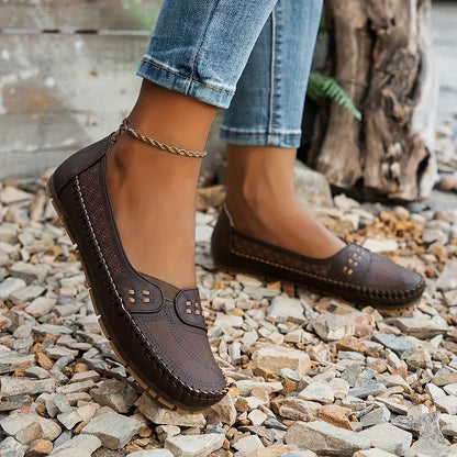 Cozy Supportive everyday shoes for women | Daria